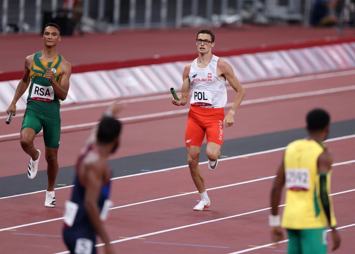 Sztafeta 4x400 m mężczyzn ​- Dariusz Kowaluk, Karol Zalewski, Mateusz Rzeźniczak, Kajetan Duszyński - nie zdobyła medalu olimpijskiego. Ostatecznie nasi biegacze ukończyli bieg na piątym miejscu.