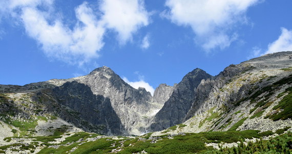 W sobotę z Żabiego Konia w Wysokich Tatrach spadł polski taternik - poinformowało słowackie Górskie Pogotowie Ratunkowe, Horska Zachranna Służba (HZS). Na szczyt nie prowadzą żadne szlaki turystyczne.