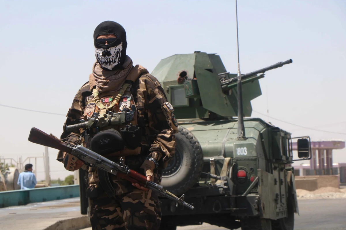 Talibowie zdobyli Kunduz, ósme pod względem wielkości miasto Afganistanu i ważny ośrodek handlowy, a także Sar-e-Pol na północy kraju. To kolejne już stolice prowincji odbite z rąk sił rządowych przez talibów, którzy w momencie wycofywania z Afganistanu wojsk międzynarodowych dążą do przejęcia kontroli nad całym krajem.