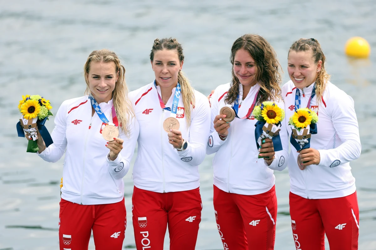 Skończyło się ponaddwutygodniowe święto sportu. Impreza, którą o wiele prościej i wygodniej obserwować przed telewizyjnym ekranem niż będąc w sercu wydarzeń, o czym doskonale się przekonałem. Spóźnienia na sportowe areny wynagrodziły jednak piękne medalowe chwile z udziałem biało-czerwonych sportowców i możliwość posłuchania tego, co mają do powiedzenia. 