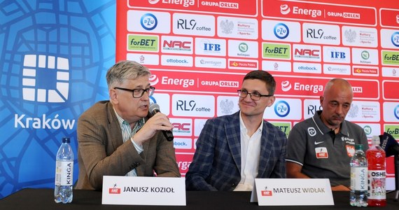 Trener reprezentacji Polski w amp futbolu Marek Dragosz ogłosił nazwiska zawodników, którzy będą reprezentować nasz kraj na wrześniowych mistrzostwach Europy w Krakowie. Turniej rozpocznie się 12 września i potrwa tydzień.