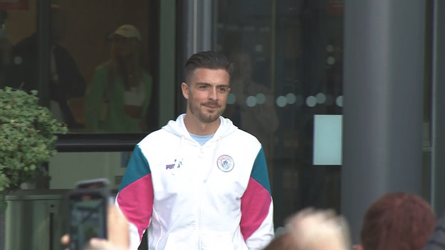 Grealish wzbudzał spore zainteresowanie na rynku transferowym, ale trzeba przyznać, że kwota 100 mln funtów jest bardzo wysoka. Oznacza ona bowiem, że Manchester City pobił rekord klubów Premier League. Dotychczas najdrożej sprowadzonym piłkarzem był Paul Pogba, za którego Manchester United zapłacił ok. 90 mln funtów. Kontrakt obowiązuje do czerwca 2026 roku.

