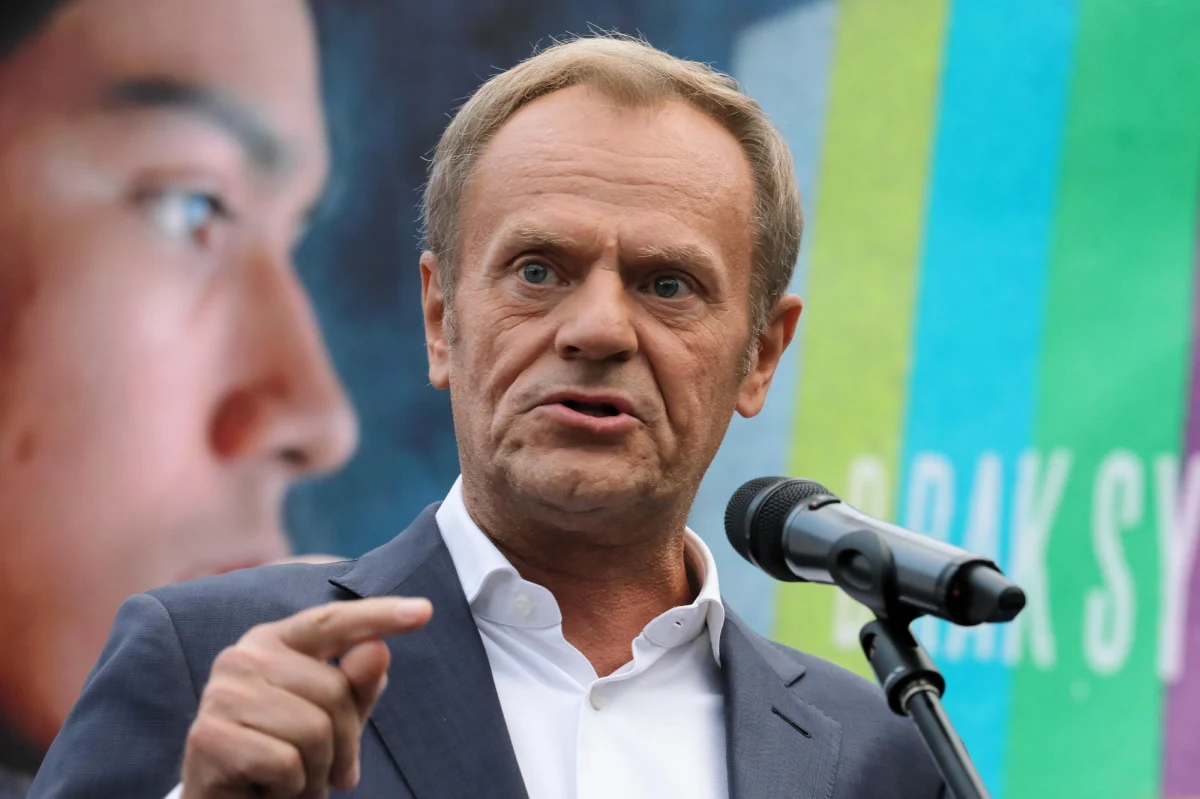 "Kończy się pewna groteska; to wychodzenie jest rekordowe w historii. Stało się to, co musiało się stać; znam Kaczyńskiego, on nie wybacza" - w ten sposób lider Platformy Obywatelskiej Donald Tusk skomentował dymisję wicepremiera Jarosława Gowina. Jego wypowiedź cytuje portal Wirtualna Polska.