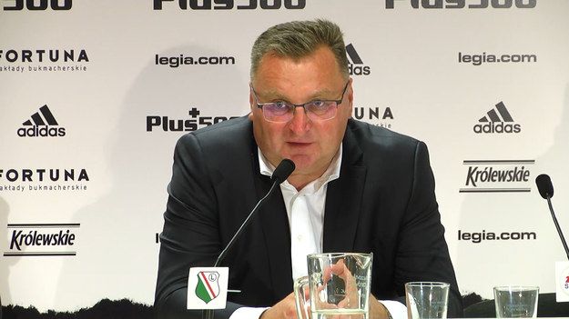 - Przegraliśmy marzenia o Ligę Mistrzów, dlatego teraz musimy je zrewidować. Naszym marzeniem jest teraz Liga Europy. To nie jest tak, że zadowoliliśmy się samym awansem do Ligi Konferencji. Przed nami ligowy mecz z Wartą Poznań na wyjeździe, ale myślimy już o dwumeczu ze Slavią Praga - mówi trener Legii Warszawa Czesław Michniewicz. Pierwszy mecz Legia zagra na wyjeździe w czwartek 19 sierpnia.