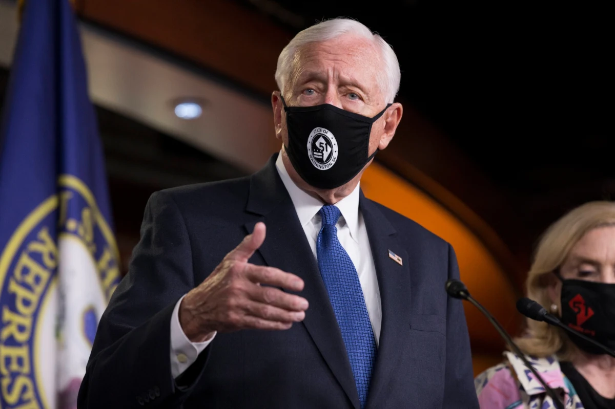 Pięcioro kongresmenów z obydwu partii, w tym lider większości demokratycznej w Izbie Reprezentantów Steny Hoyer, opublikowało we wtorek list z apelem do polskiego Sejmu o odrzucenie nowelizacji Kodeksu postępowania administracyjnego. Powodem są jego skutki dla procesu restytucji mienia ofiar Holokaustu.