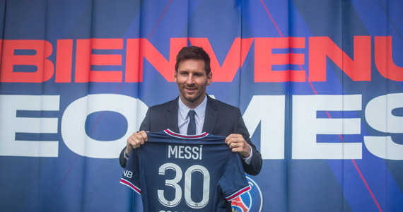 „Cieszę się, że jestem w Paryżu” – oświadczył Lionel Messi na swojej pierwszej konferencji prasowej po przenosinach z Barcelony, w której spędził ponad 20 lat, do Paris Saint-Germain. Jak stwierdził: wybrał ten klub ze względu na jego „zwycięską mentalność”.