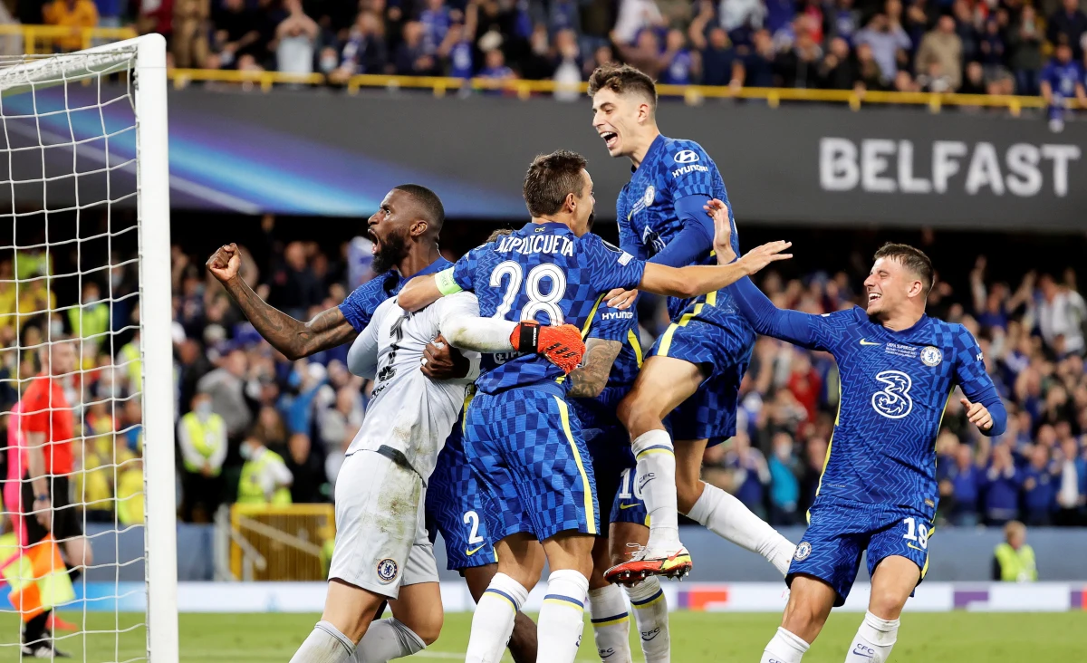 Triumfator Ligi Mistrzów Chelsea Londyn zdobyła piłkarski Superpuchar UEFA. W środę pokonała w Belfaście najlepszy w Lidze Europy Villarreal w rzutach karnych 6-5. Po 90 minutach i dogrywce był remis 1:1.