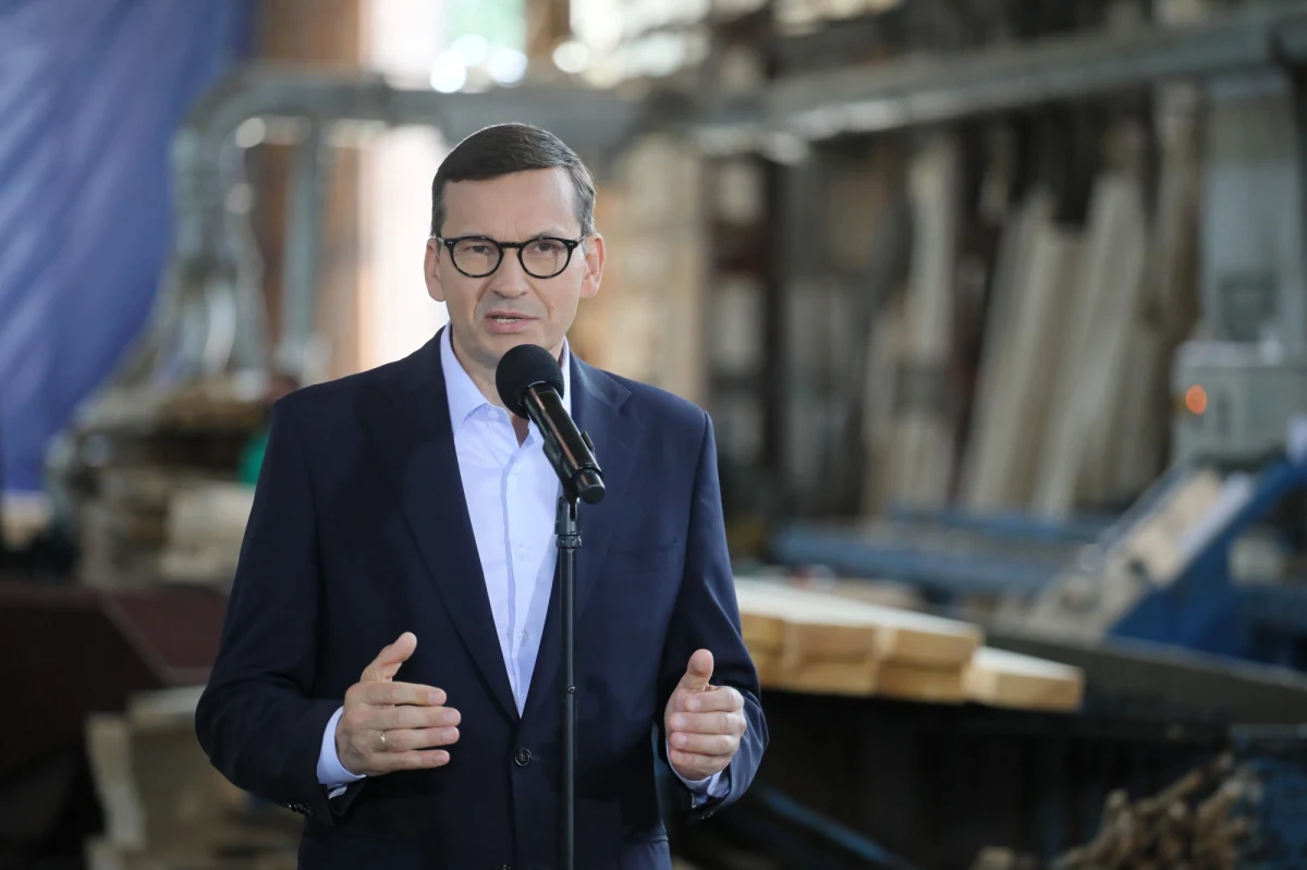 Jest bardzo prawdopodobna jedna zmiana w obsadzie ministerstwa rozwoju, pracy i technologii po zdymisjonowaniu Jarosława Gowina - zapowiedział premier Mateusz Morawiecki.