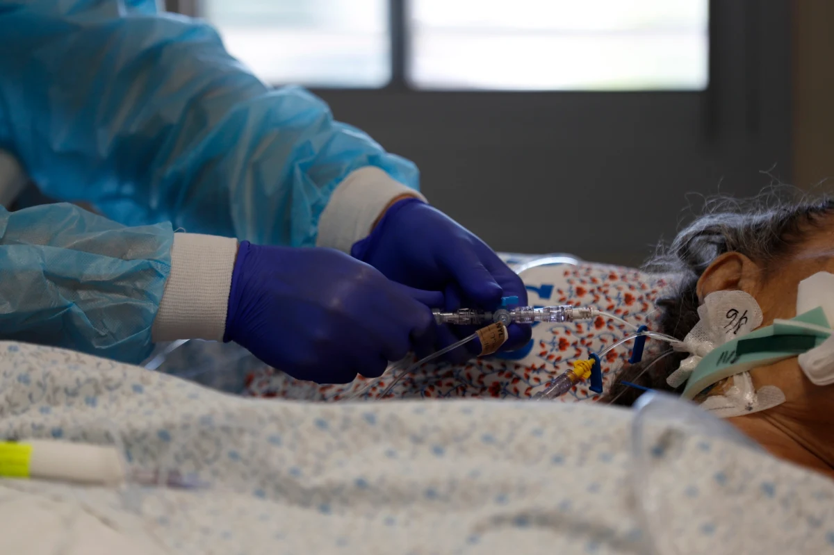 Rząd Szwecji przedłuży o cztery miesiące, do końca stycznia 2022 roku, obowiązywanie przepisów pandemicznych. Powodem jest niepewność związana z rosnącą liczbą zakażeń koronawirusem.