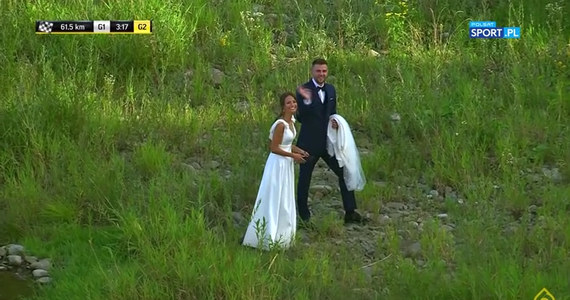 Niespodziewani goście na etapie Tour de Pologne. "Chyba nie znaleźli się tu przypadkowo" (POLSAT SPORT) Wideo