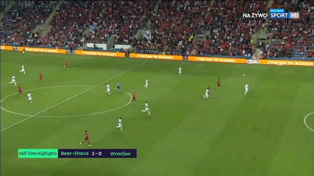 Śląsk Wrocław dobrze zaprezentował się w pierwszym meczu z Hapoelem Beer Szewa i wygrał na własnym stadionie 2-1 w 3. rundzie el. Ligi Konferencji. Ekipa z Izraela również potrafiła zmusić graczy trenera Jacka Magiery do defensywy i o powtórkę korzystnego rezultatu może być ciężko. „Wojskowi” prezentują jednak w tym sezonie ofensywą i zazwyczaj skuteczną grę. Czy uda im się pokonać rywala i przejść dalej?
