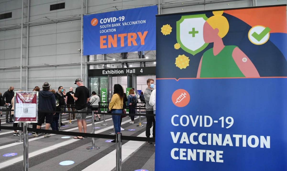 Opracowana na Flinders University w Australii szczepionka prawdopodobnie nie tylko chroni przed chorobą, ale także przed przenoszeniem SARS-CoV-2. 