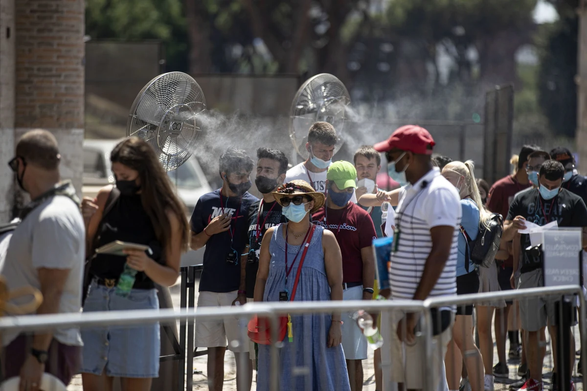 15 miast we Włoszech jest dzisiaj w stanie alarmu z powodu upałów. Jutro ilość zagrożonych miast wzrośnie do 17. W historycznych miastach turyści z trudem zwiedzają zabytki.