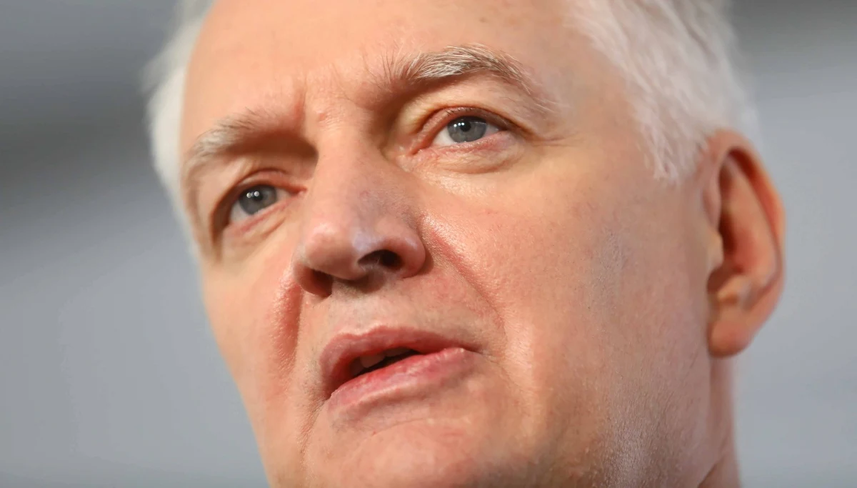 ​Wiem z bezpośrednich rozmów z przedstawicielami rządu amerykańskiego, że przygotowywana jest już lista restrykcji wobec Polski na wypadek, gdyby tzw. ustawa medialna weszła w życie - powiedział w wywiadzie dla "Dziennika Gazety Prawnej" lider Porozumienia Jarosław Gowin. Mówił też o poprawce zaproponowanej przez Marka Suskiego i większości sejmowej Prawa i Sprawiedliwości.