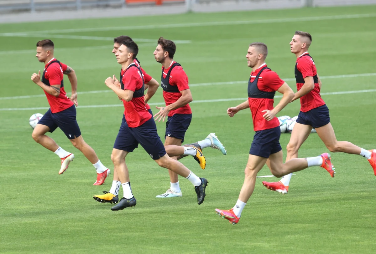 Debiutujący w europejskich pucharach piłkarze Rakowa Częstochowa awansując do 4. rundy eliminacji Ligi Konferencji zarobili już 1,65 mln euro z tytułu nagród od UEFA. Żeby awansować do fazy grupowej, co oznaczać będzie 2,94 mln premii, muszą wyeliminować belgijski KAA Gent.