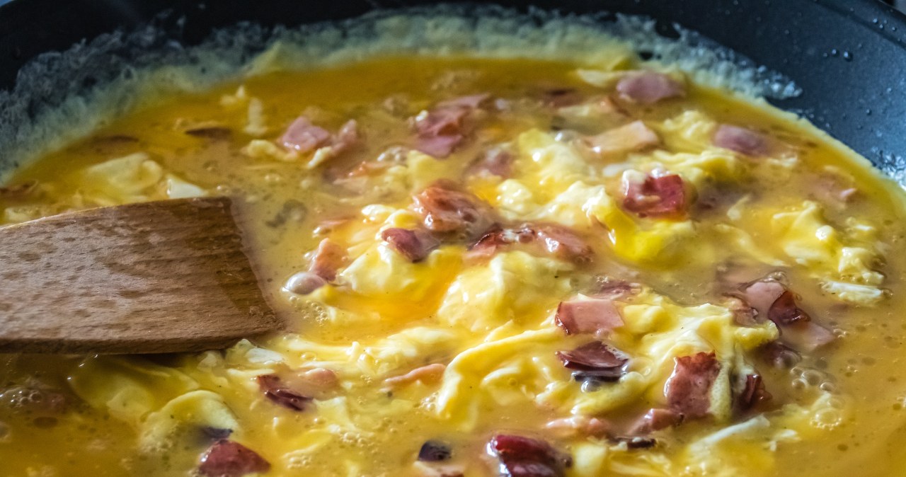 Dodaj to do jajecznicy. Twój mózg podziękuje ci za takie śniadanie