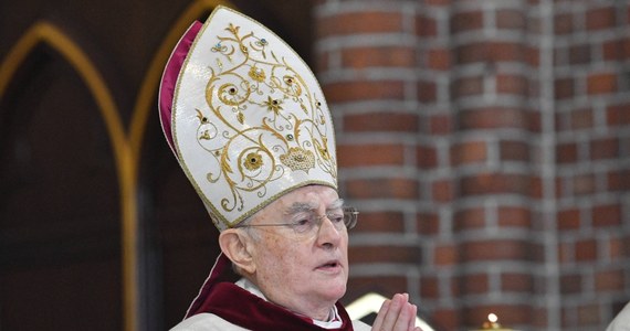 Arcybiskup Henryk Hoser spocznie 20 sierpnia w krypcie w podziemiach bazyliki katedralnej św. Michała Archanioła i św. Floriana Męczennika w Warszawie. Hierarcha zmarł w piątek wieczorem w Centralnym Szpitalu Klinicznym MSWiA. Miał 78 lat.