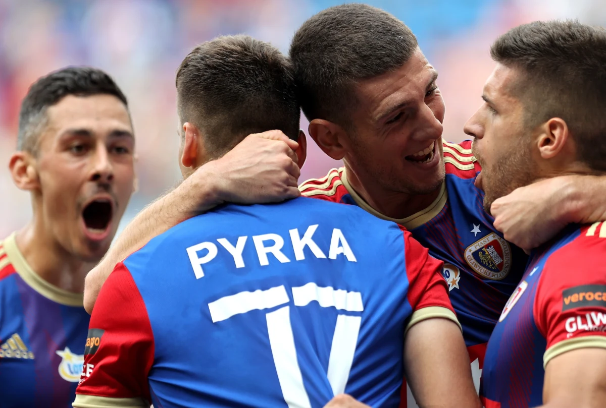 Piłkarze Piasta Gliwice pokonali na własnym stadionie Wisłę Płock. Spotkanie, w którym padło aż siedem bramek, zakończyło się wynikiem 4:3.