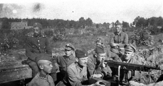 15 sierpnia uznawany jest za rocznicę polskiego zwycięstwa w Bitwie Warszawskiej. Ta ogromna batalia tocząca się na obszarze pomiędzy Dęblinem a granicą z Prusami Wschodnimi była sumą kilku starć, o których wyniku przesądziły determinacja polskiego dowództwa i żołnierzy oraz doskonale przygotowany plan działań.