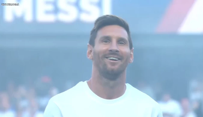 Leo Messi powitany owacjami na Parc des Princes. Wideo