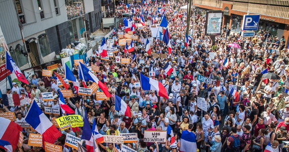 Francia: más de 200.000 manifestantes en las calles.  No quieren pasaportes de salud