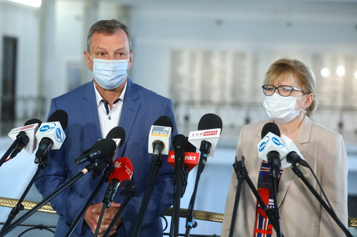 Posłowie opozycji oczekują przedstawienia stanowiska rządu wobec najnowszego raportu Międzyrządowego Zespołu ds. Zmian Klimatu (IPCC) dotyczącego globalnego ocieplenia. Politycy chcą zwołania sejmowej komisji w tej sprawie. 