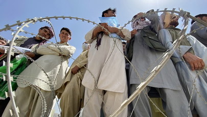 „Ogromny chaos w Kabulu”. UE wzywa do zaniechania przemocy [RELACJA]