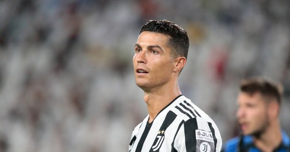 Kapitan piłkarskiej reprezentacji Portugalii Cristiano Ronaldo zgodził się z decyzją ratusza Lizbony dotyczącą popełnionej przez sportowca samowoli budowlanej. Zapewnił, że usunie nielegalny domek ze szczytu jednego z bloków w centrum Lizbony, gdzie kupił najdroższy apartament w kraju.