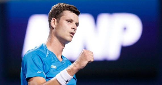 Hubert Hurkacz awansował do trzeciej rundy turnieju ATP w Cincinnati. Rozstawiony z numerem dziewiątym polski tenisista pokonał słynnego Brytyjczyka Andy'ego Murraya 7:6 (7-4), 6:3.