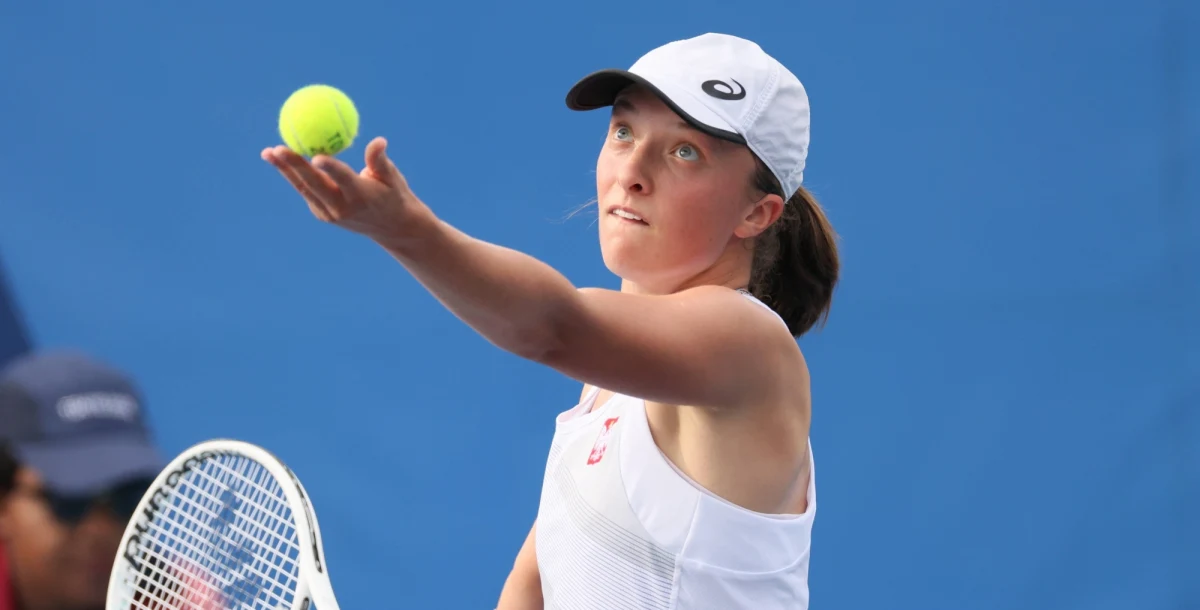 Iga Świątek i amerykańska tenisistka Betthanie Mattek-Sands awansowały do ćwierćfinału debla w turnieju WTA 1000 na kortach twardych w Cincinnati. Pokonały rozstawione z numerem ósmym Chorwatkę Dariję Jurak i Słowenkę Andreję Klepac 4:6, 6:1, 10-3.