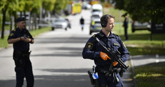 15-letni uczeń, w drugim dniu nowego roku szkolnego w Szwecji, zaatakował nożem nauczyciela. Mężczyzna jest w ciężkim stanie. Nastolatek został zatrzymany, jest podejrzany o usiłowanie zabójstwa. 