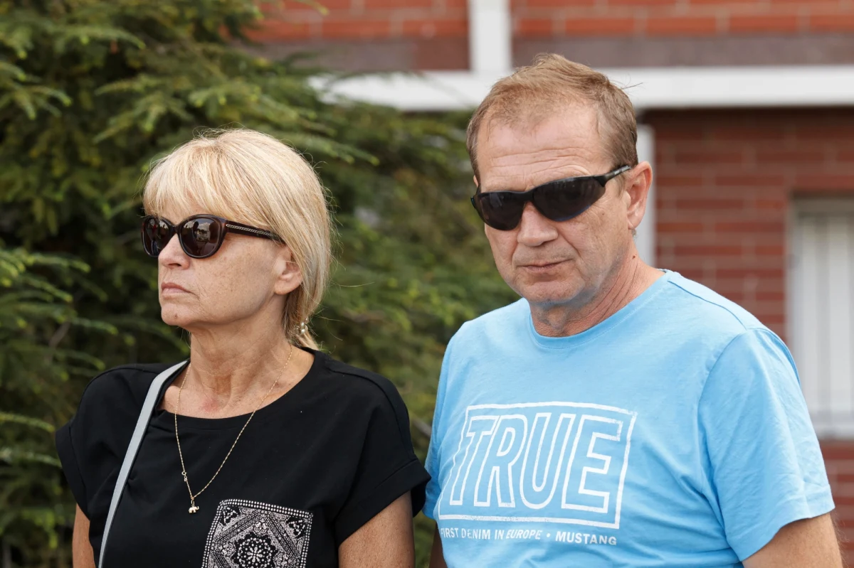 W piątek odbędzie się pogrzeb Bartosza S., który zmarł po policyjnej interwencji w Lubinie w województwie dolnośląskim. Rodzina może pochować 34-latka, bo wcześniej prywatnie zleciła autopsję w innym kraju – powiedziała nam pełnomocnik rodziny zmarłego. 