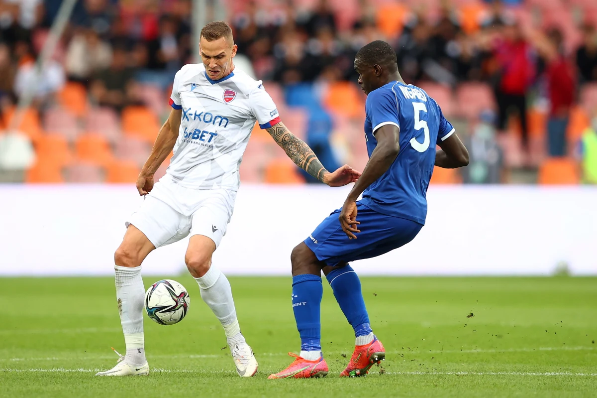 Raków Częstochowa pokonał w Bielsku-Białej belgijski zespół KAA Gent 1:0 (0:0) w pierwszym meczu czwartej rundy eliminacji piłkarskiej Ligi Konferencji. Rewanż w Belgii odbędzie się 26 sierpnia.