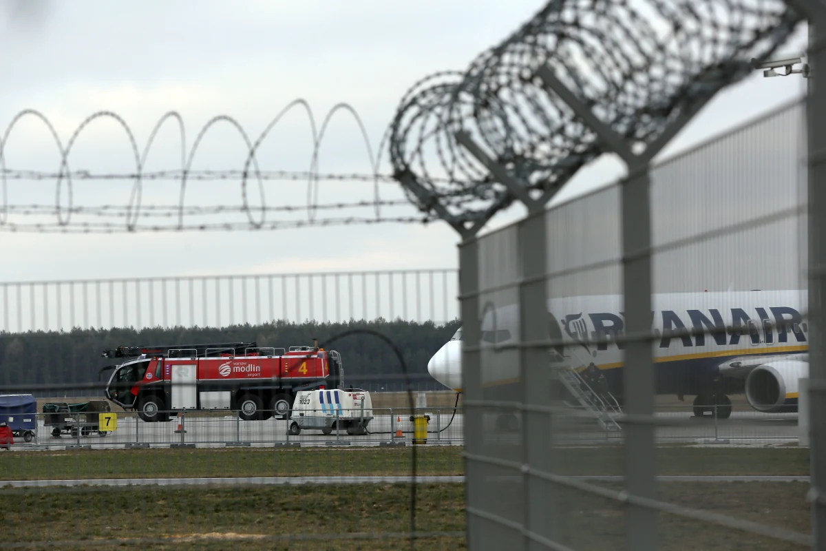 Incydent z udziałem szkoleniowej awionetki na lotnisku w mazowieckim Modlinie. W czasie lądowania doszło do uszkodzenia podwozia maszyny.