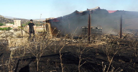 Strażacy ze środkowej Hiszpanii ugasili pożar, jaki wybuchł w ostatnią sobotę w prowincji Avila. Spłonęło około 22 tys. hektarów lasów i nieużytków rolnych.