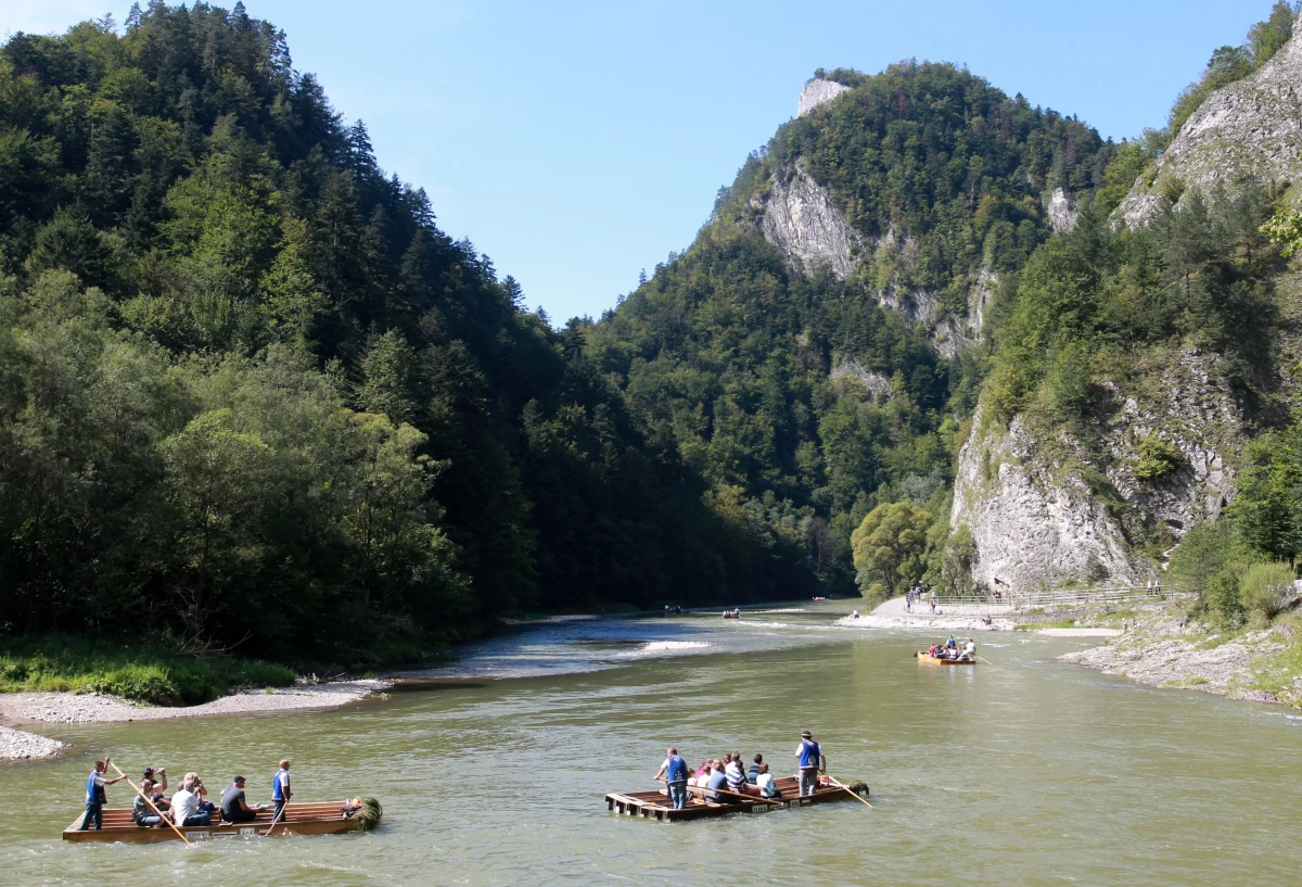 ​Małopolski Urząd Marszałkowski nie poinformował Ministerstwa Środowiska o planach budowy kolei linowej w Pienińskim Parku Narodowym - podaje "Gazeta Wyborcza".