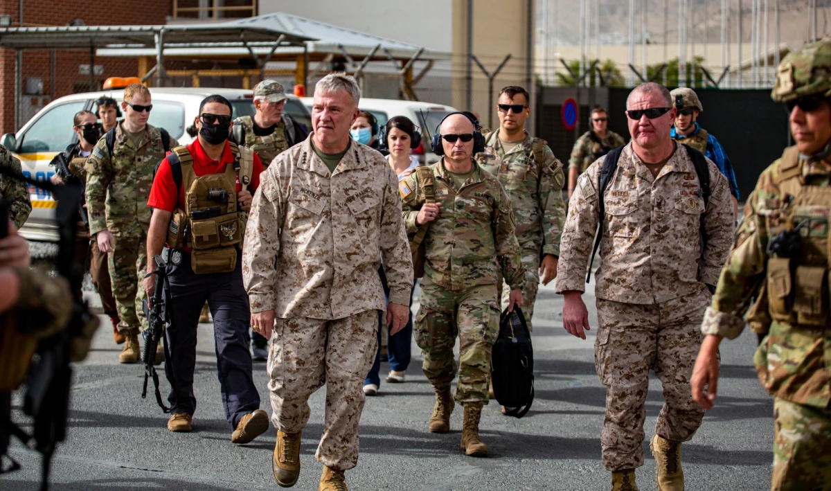 Opóźnienie wyjścia sił amerykańskich z Afganistanu o zaledwie miesiąc mogło znacząco wpłynąć na wynik kontynuacji rozmów pokojowych z przywódcami talibów - uważa pierwsza kobieta wiceprzewodnicząca afgańskiego parlamentu Fawzia Koofi, cytowana przez "Guardiana".
