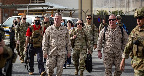 Opóźnienie wyjścia sił amerykańskich z Afganistanu o zaledwie miesiąc mogło znacząco wpłynąć na wynik kontynuacji rozmów pokojowych z przywódcami talibów - uważa pierwsza kobieta wiceprzewodnicząca afgańskiego parlamentu Fawzia Koofi, cytowana przez "Guardiana".
