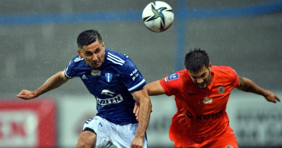 Wisła Płock rozgromiła 4:0 (2:0) Zagłębie Lubin w pierwszym meczu 5. kolejki piłkarskiej ekstraklasy. W drugim piątkowym meczu Radomiak Radom pokonał 1:0 (0:0) Wartę Poznań. 