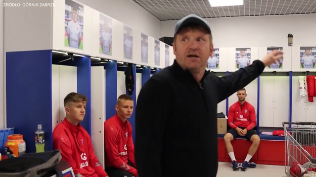 Przy okazji urlopy Waldemar Matysik, jeden z najlepszych piłkarzy w historii 14-krotnego mistrza Polski Górnika Zabrze, odwiedził swój klub. Udzielił też kilku cennych wskazówek młodszym kolegom, a w szczególności Krzysztofowi Kubicy, który jak pan Waldemar gra na pozycji defensywnego pomocnika. 

Źródło: Górnik Zabrze