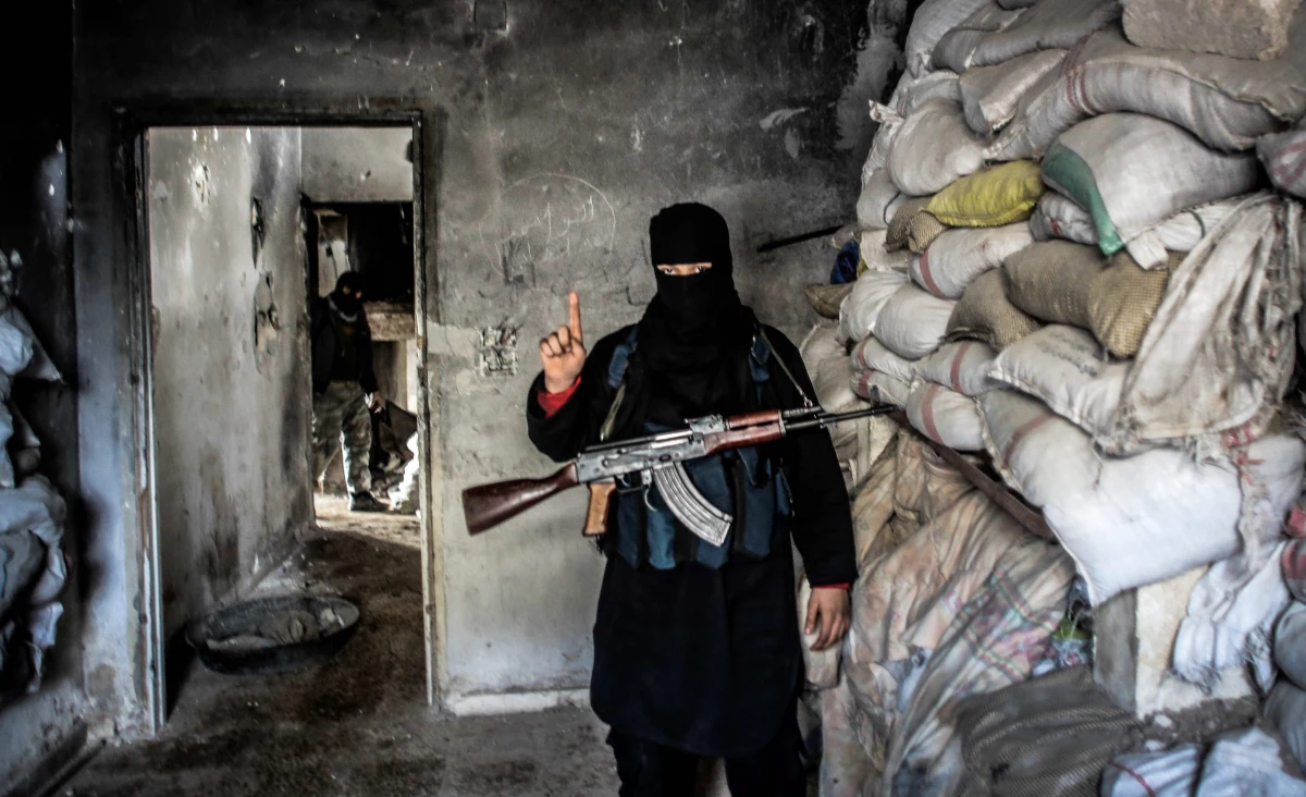 ​Państwo Islamskie (ISIS) zapewniło, że będzie kontynuowało walkę w Afganistanie przeciwko talibom - poinformował hiszpański dziennik "La Razon", powołując się na artykuł w magazynie dżihadystów "Al-Naba".