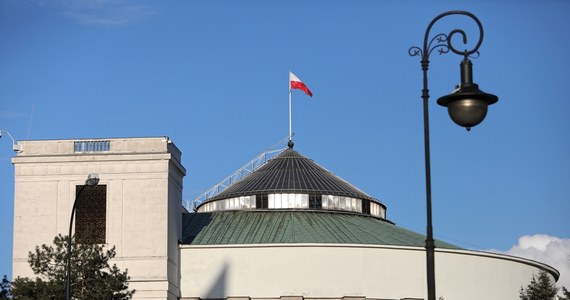 38,5 proc. badanych uważa, że parlament nie dotrwa do końca kadencji w 2023 r. po wyjściu z rządu Porozumienia – wynika z sondażu SW Research dla rp.pl. 28,6 proc. badanych jest zdania, że wcześniejszych wyborów nie będzie. 32,9 proc. respondentów nie ma zdania na ten temat. 