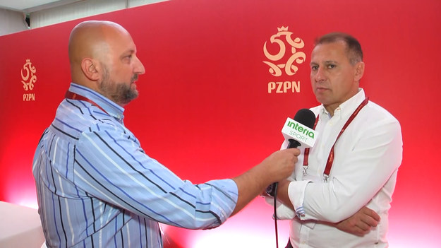Życzę naszej reprezentacji jak najlepiej, ale ja nie wierzę w Paulo Sousę. Zasięgnąłem też języka w Bordeaux gdzie trenował i powiedzieli mi, że to słaby trener. Zdziwiłem się, że został selekcjonerem reprezentacji Polski. Gdybyśmy we wrześniu stracili jakiekolwiek szanse na awans na mundial to byłbym za tym, żeby już wtedy się z nim pożegnać, bo nie będzie na co czekać. Niech nowy trener przygotowuje sobie drużynę - mówi Interii Piotr Świerczewski, były reprezentant Polski.