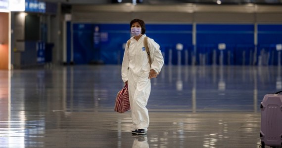 Po raz pierwszy od lipca władze Chin kontynentalnych nie zgłosiły w poniedziałek ani jednego nowego lokalnego przypadku zakażenia koronawirusem, co sugeruje, że ognisko infekcji groźnym wariantem Delta może już być wygaszone. 