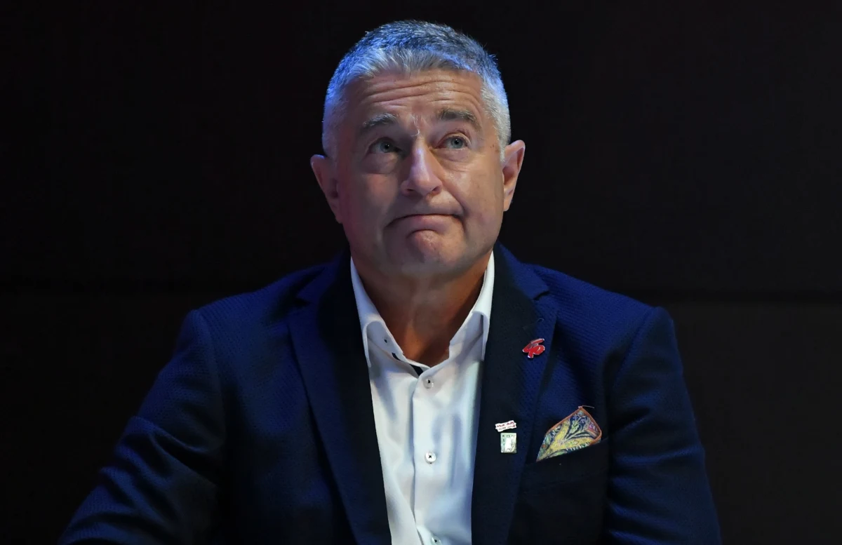 "To standardowa pułapka PiS, polegająca na tym, że zamiast rozmawiać o bezprawnym działaniu polskiego rządu wobec grupki uchodźców i braku jakiegokolwiek szacunku dla ludzkiej istoty, rozmawiamy o wywiadzie i mocnych słowach Frasyniuka"- mówi działacz opozycyjny w PRL Władysław Frasyniuk. W niedzielę w telewizji TVN24 nazwał żołnierzy i strażników granicznych w Usnarzu Górnym "śmieciami". Minister obrony narodowej Mariusz Błaszczak zawiadomił prokuraturę.