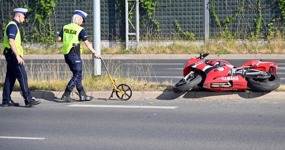 Prokuratura Rejonowa w Łukowie poprowadzi śledztwo w sprawie śmiertelnego wypadku, do którego doszło na drodze krajowej 63. W wyniku zderzenia z samochodem osobowym śmierć na miejscu poniosła 26-letnia motocyklistka.