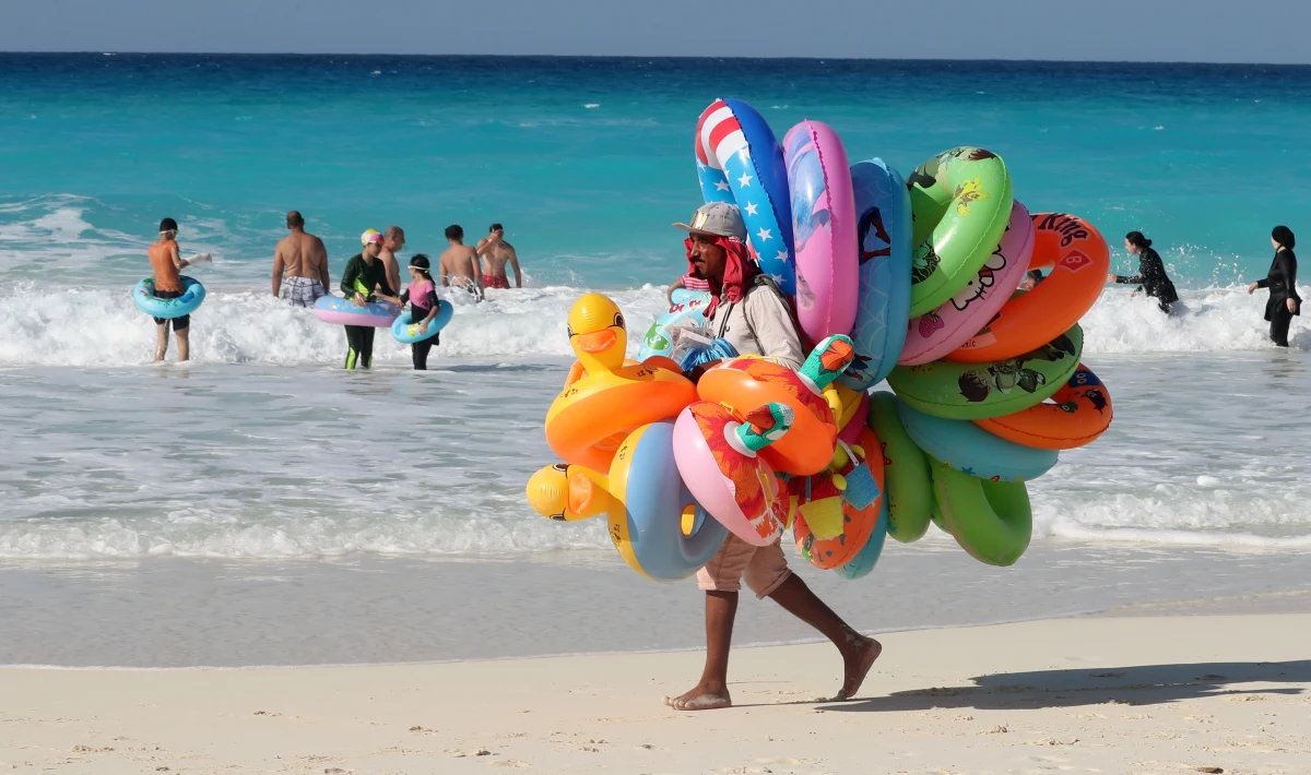 Prawie 1/5 nowych infekcji to osoby wracające z zagranicznych wakacji – takie statystyki opublikowało landowe ministerstwo zdrowia w Stuttgarcie. Od początku czerwca do początku sierpnia za granicą zakaziło się ponad 2 tysiące osób. 