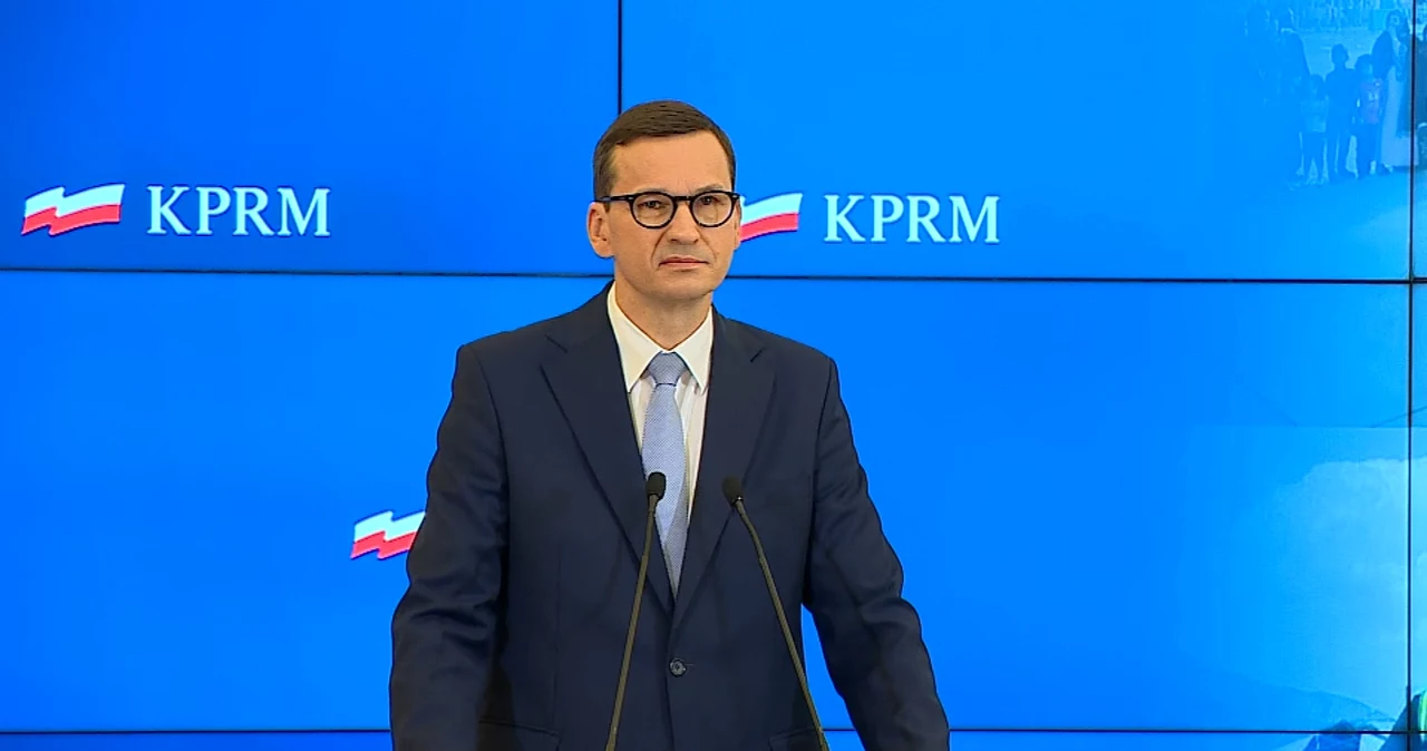 Czy rząd wprowadzi stan wyjątkowy? Na zdjęciu premier Mateusz Morawiecki podczas jednej z konferencji prasowych 