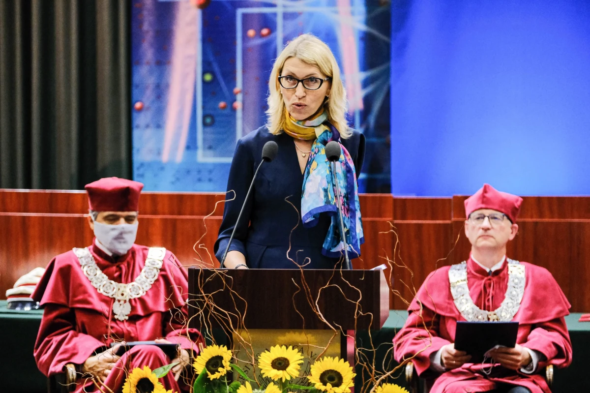 „Jutrzejszy dzień odpala lekkoatletykę. To jest ta dyscyplina, która obok tenisa stołowego tych medali przyniesie nam najwięcej. Polska reprezentacja jest bardzo silna w para-lekkoatletyce” – mówiła w popołudniowej rozmowie w RMF24.pl Paulina Malinowska-Kowalczyk, Sekretarz Generalny Komitetu Paraolimpijskiego i doradca prezydenta ds. osób z niepełnosprawnościami. 