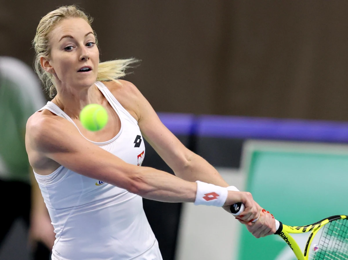 Urszula Radwańska przegrała z Włoszką Federicą Di Sarrą 4:6, 6:2, 3:6 i odpadła w drugiej rundzie kwalifikacji wielkoszlemowego turnieju tenisowego US Open na twardych kortach w Nowym Jorku.